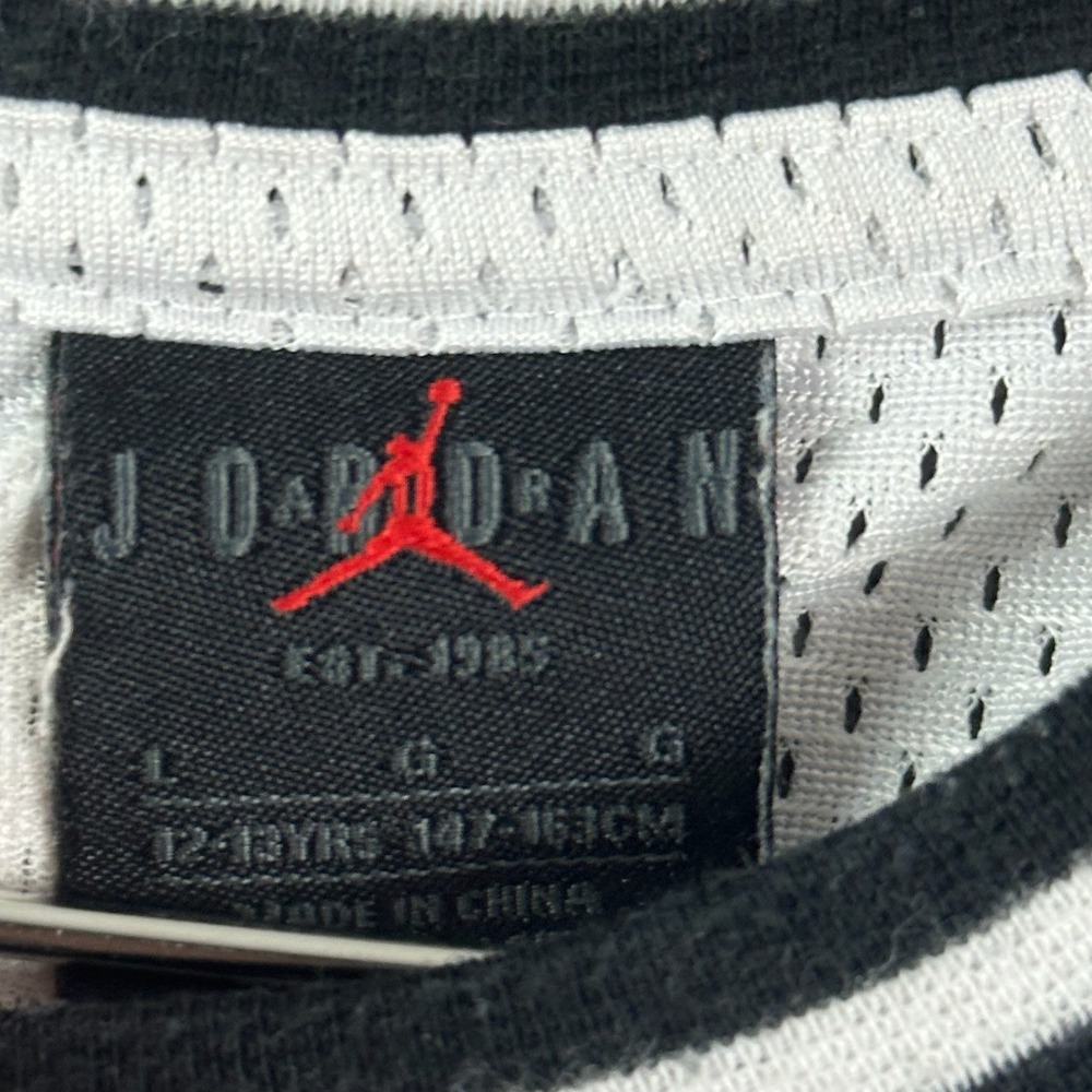 Vintage Jordan 23 Basketball Jersey Youth Large White Black Red Y2K - Picture 5 of 7